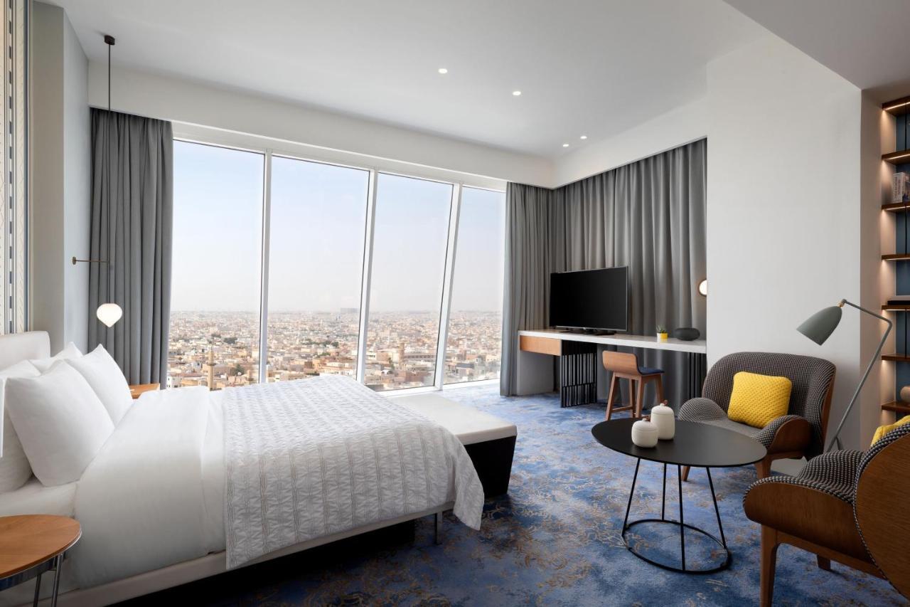 Junior Suite con 1 Letto King-Size e Accesso Club Lounge