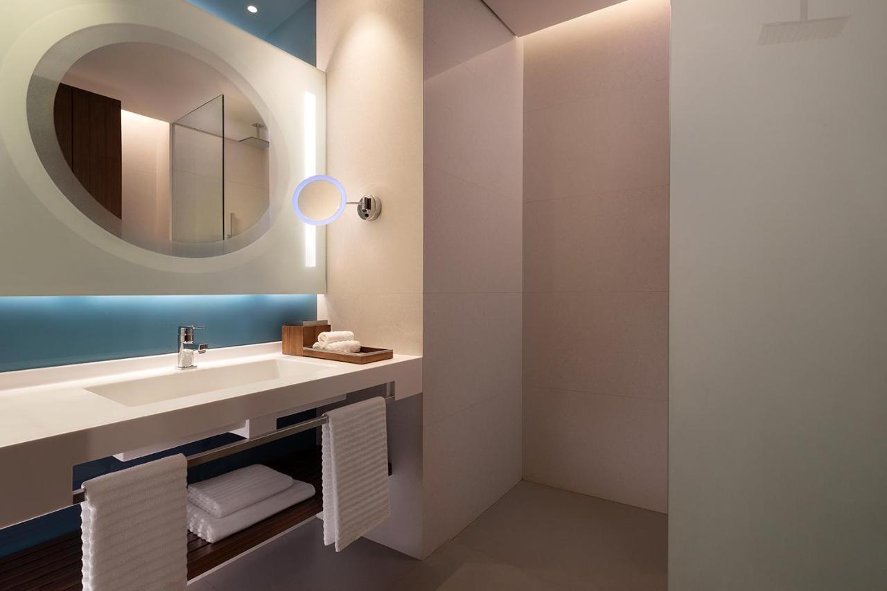 Premium Twin Room with City View - High Floor
